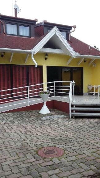 Hotel Napfürdő Vendégház Mezőkövesd Esterno foto